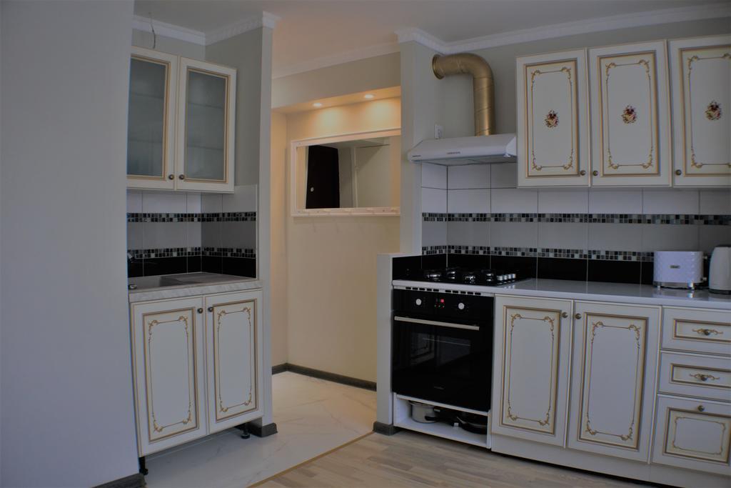 Siauliai Apartments - Ezero Luaran gambar