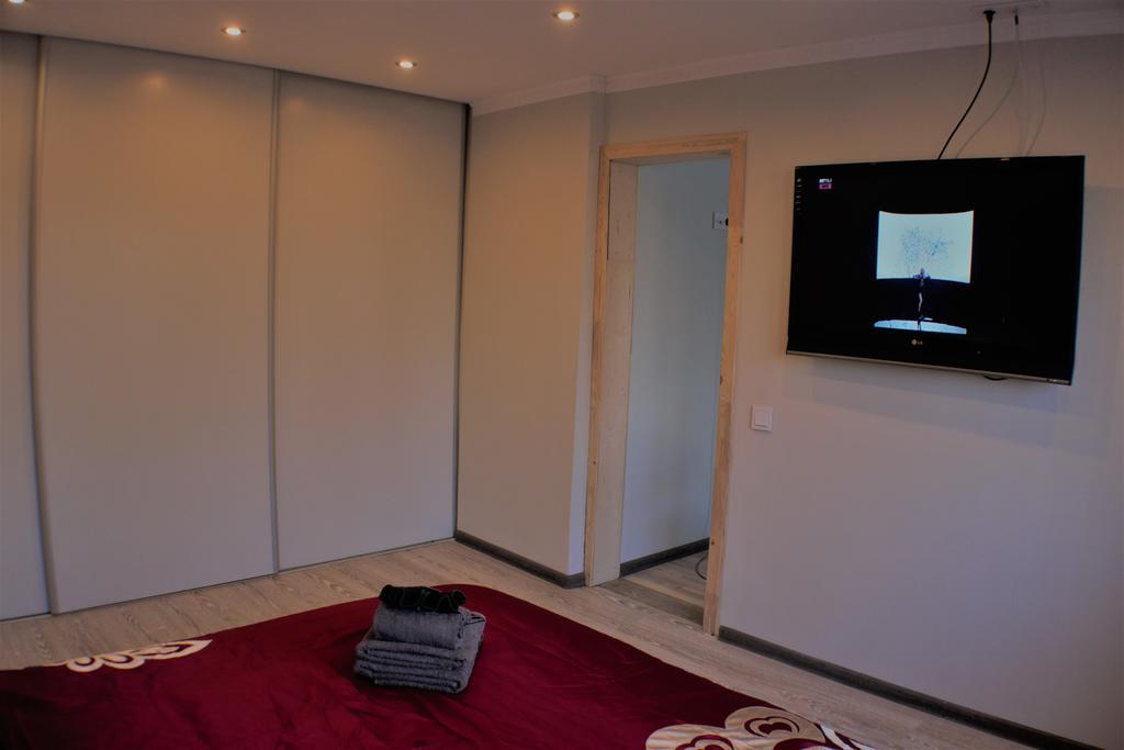Siauliai Apartments - Ezero Luaran gambar